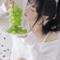 hati-meleleh-seorang-cosplayer-imut-berubah-menjadi-yae-dari-genshin-impact