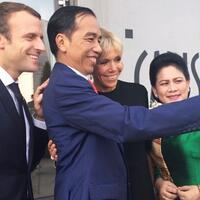 presiden-emmanuel-macron-unggah-foto-bersama-presiden-jokowi