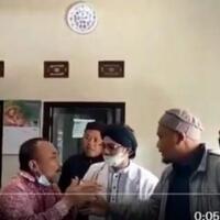 waduh-marahi-ustaz-yang-hujat-presiden-jokowi-kades-ini-dipersekusi-sekelompok