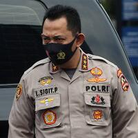 listyo-unggah-satire-polisi-jujurhoegeng-polisi-tidur-patung-polisi