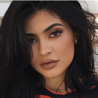 konser-travis-scott-makan-korban-kylie-jenner-buka-suara