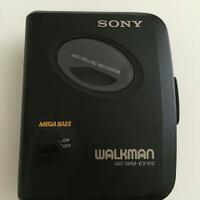 benda-aneh-ini-bernama-walkman