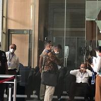 bw-dampingi-pemprov-dki-ke-kpk-serahkan-dokumen-600-halaman-soal-formula-e