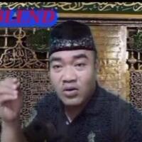 viral-pria-berpeci-ini-lecehkan-islam-dan-sebut-nabi-muhammad-pembohong