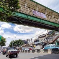 spanduk-stop-kasus-formula-e-mejeng-di-tanah-abang