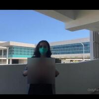 viral-video-wanita-pamer-payudara-diduga-di-bandara-yia