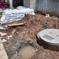 warga-bidara-cina-anggap-galian-sumur-resapan-bahayakan-anak