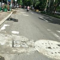 warga-keluhkan-kondisi-jalan-di-lebak-bulus-rusak-karena-sumur-resapan