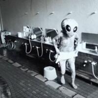 viral-penampakan-foto--alien--sedang-mandi-air-panas-di-jepang-dan-faktanya-gan