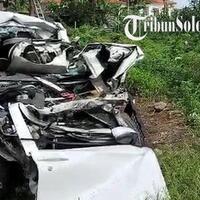 tragedi-wuling-maut-di-tol-semarang-solo-dan-kisah-kuburan-keramat-desa