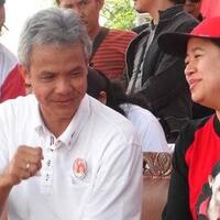 laskar-ganjar-puan-bergerak-di-bekasi-bagikan-beasiswa