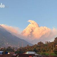 awas-potensi-bahaya-erupsi-merapi-dua-kubah-lava-puncak-merapi-terus-tumbuh