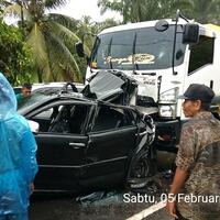 mobil-camat-palembayan-kecelakaan-satu-tewas-dua-luka-luka
