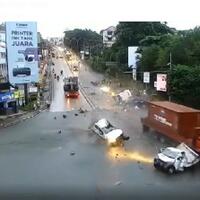 sering-terjadi-kecelakaan-lampu-merah-ini-yang-harus-diperhatikan-sebelum-berkendara