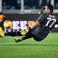 kiper-penjaga-gawang-dengan-rekor-gol-terbanyak