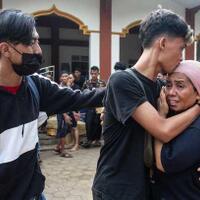 momen-pembebasan-64-warga-wadas-yang-sempat-ditangkap-polisi