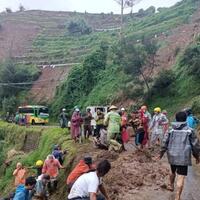 viral-dieng-banjir-inilah-kronologi-dan-penyebab-lahan-kentang-warga-terendam-banjir