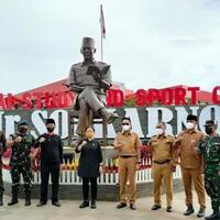 puan-maharani-resmi-patung-kakeknya-di-kabupaten-pulau-morotai