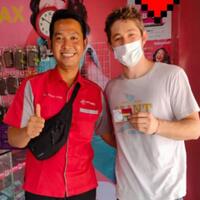 toko-pulsa-ini-bangga-dikunjungi-pembalap-moto-gp