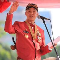 tanpa-pengawalan-polisi-ganjar-pranowo-kunjungi-desa-wadas