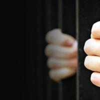 tega-pria-ini-nikahi-14-perempuan-hanya-untuk-diporotin