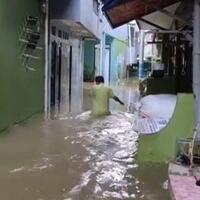 28-rt-di-jakarta-terendam-banjir-hari-ini-ketinggian-air-hingga-12-meter