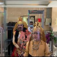 berkostum-lakon-wayang-pepadi-ke-bareskrim-untuk-laporkan-khalid-basalamah