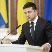 presiden-zelenskyy-umumkan-ukraina-darurat-militer