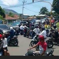 gempa-kuat-guncang-sumbar-pedagang-pasar-raya-padang-sempat-berhamburan