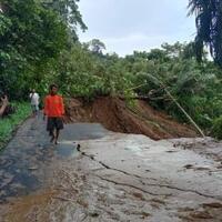 pasca-gempa-terjadi-11-titik-longsor-di-kajai-pasaman-barat