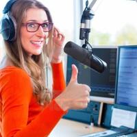 kamu-punya-5-kelebihan-ini-bakat-jadi-penyiar-radio-sukses