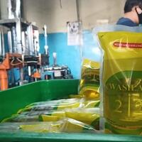 polisi-periksa-pemilik-manajer-gudang-minyak-goreng--wasilah-212--depok