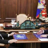 orang-kepercayaan-putin-mundur-tinggalkan-rusia