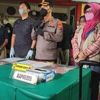 suami-di-serang-banten-jual-istrinya-ajak-anak-kembarnya-saat-layani-pelanggan