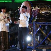 rela-datang-jauh-jauh-untuk-melihat-anies-di-jis-warga-semoga-anies-jadi-presiden