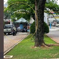 pintu-masuk-perumahan-ditutup-total-dan-malah-dipakai-buat-garasi-kendaraan