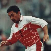 legenda-sepak-bola-aji-santoso-kontroversi-antara-rivalitas-dan-profesionalisme