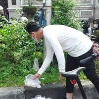 sampah-berserakan-di-solo-cfd-gibran-ikut-punguti-sampah-jadi-sorotan