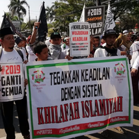 suara-uas-benar2-menggelegar-tegaknya-khilafah-maka-selesailah-masalah-takbir