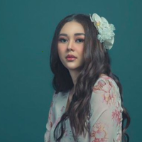aura-kasih-bocorkan-syarat-jadi-ayah-sambung-bagi-putrinya