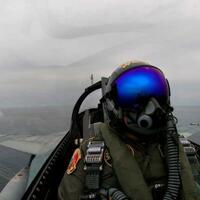 cara-pilot-pesawat-tempur-buang-air-kecil