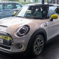 mini-electric-resmi-meluncur-di-indonesia