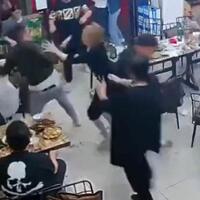 viral-rekaman-cctv-memperlihatkan-wanita-dikeroyok-9-pria-di-china-video-inside