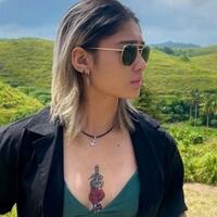 pamer-liburan-dengan-pakaian-seksi-tato-pemain-bola-timnas-wanita-indonesia