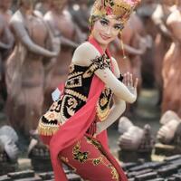 cewek-banyuwangi-suka-nari-tapi-kok-yang-terkenal-goyang-karawang