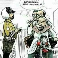 uas-disindir-naik-motor-gak-pakai-helm-pemuka-agama-lain-gak-gitu