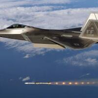 datang-jauh-jauh-dari-alaska-enam-f-22-raptor-merapat-ke-perbatasan-rusia