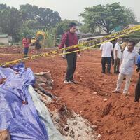 rudi-samin-jne-berdebat-di-saat-polisi-cek-tkp-bansos-dikubur