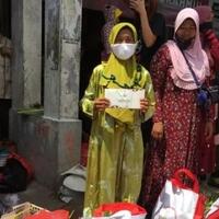 tangis-pedagang-pasar-di-kalbar-sambut-jokowi-ini-pertama-kalinya-presiden-singgah