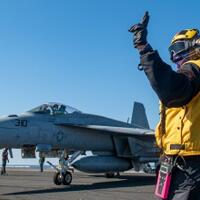 us-navy-berhasil-mengangkat-bangkai-super-hornet-dari-dasar-laut-mediterania